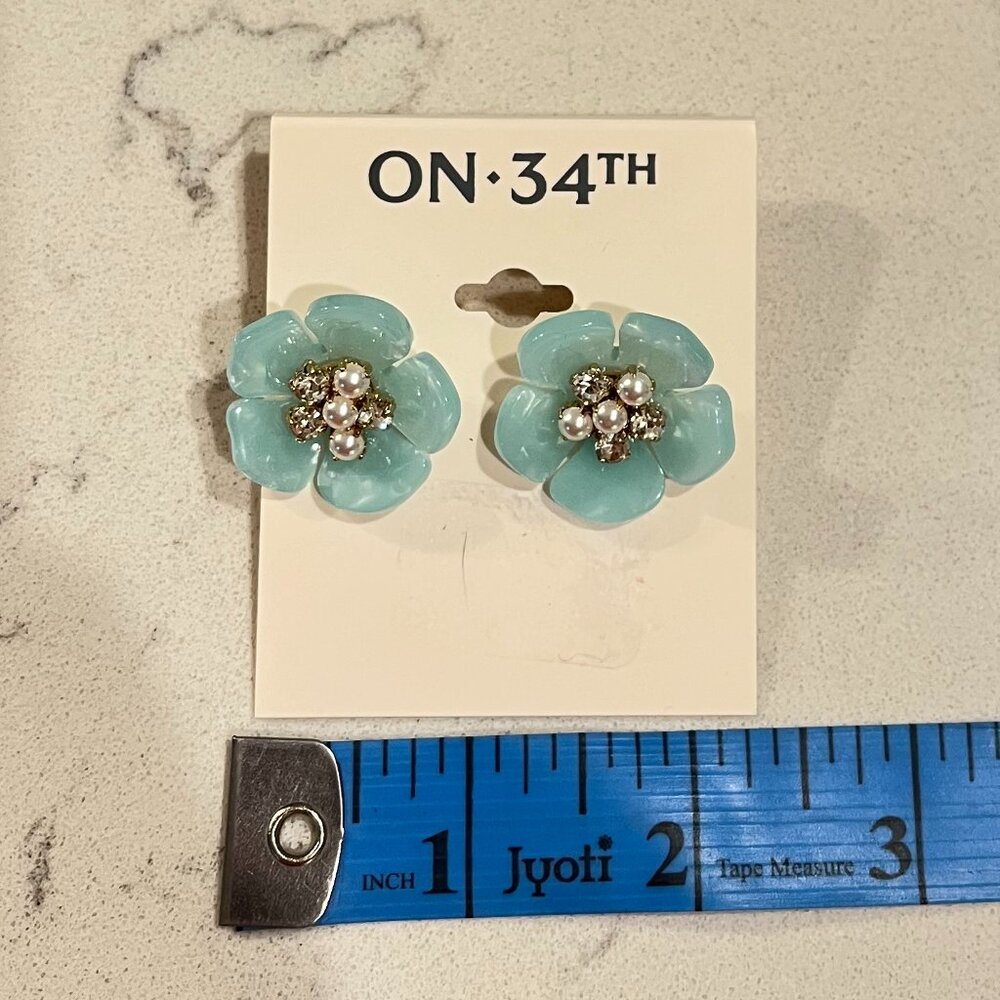 NWT *On 34th* Vintage Blue/Green Flower Stud Earrings | Pearl & Sparkle Center - Picture 2 of 8